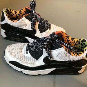 Black& white Nike air max 90s